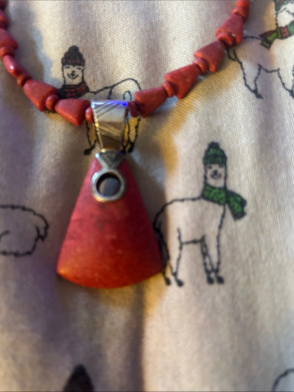 Nice coral necklace with coral pendent.